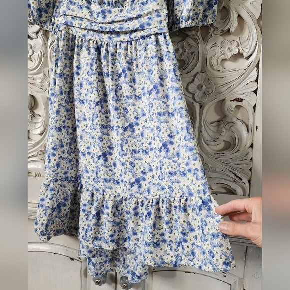 NWT! Floral tie back dress - Picture 8 of 16